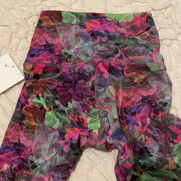 Lululemon Wunder Train HR Tight 25” Size 2 - Picture 7 of 7